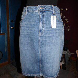 OLD NAVY BOHO BLUE JEANS DENIM MINI PENCIL SKIRT SLIT IN BACK 5 POCKETS 16